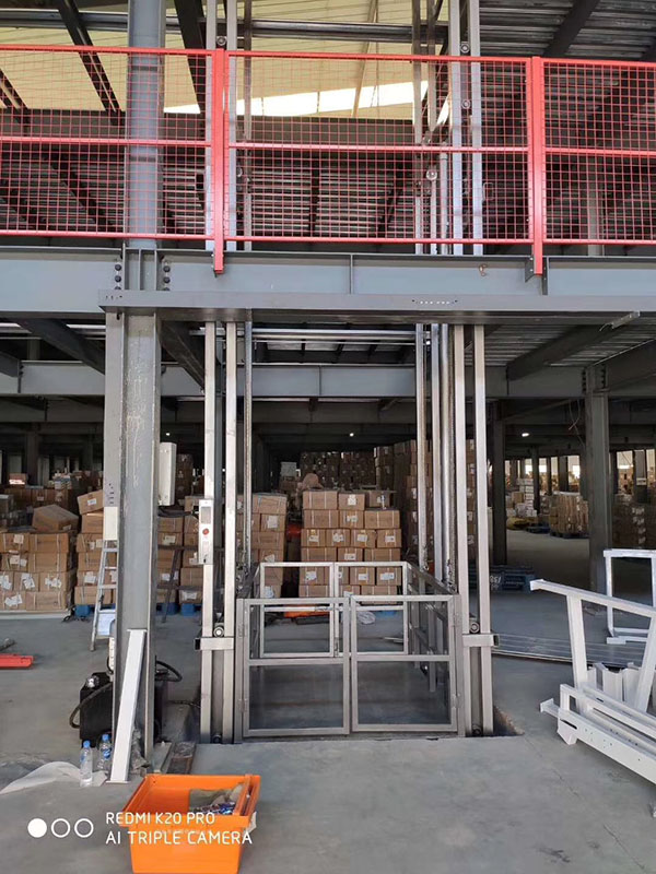 导轨式升降货梯